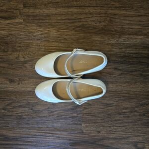 Elegant White Kids Shoes